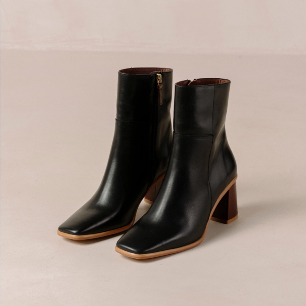 West Black Vintage Alohas Booties